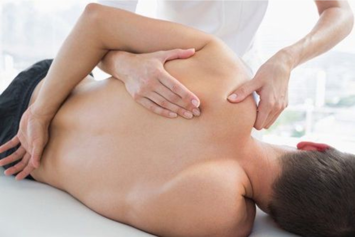 Vật lý trị liệu giúp người bị teo cơ Delta nhẹ cải thiện vận động