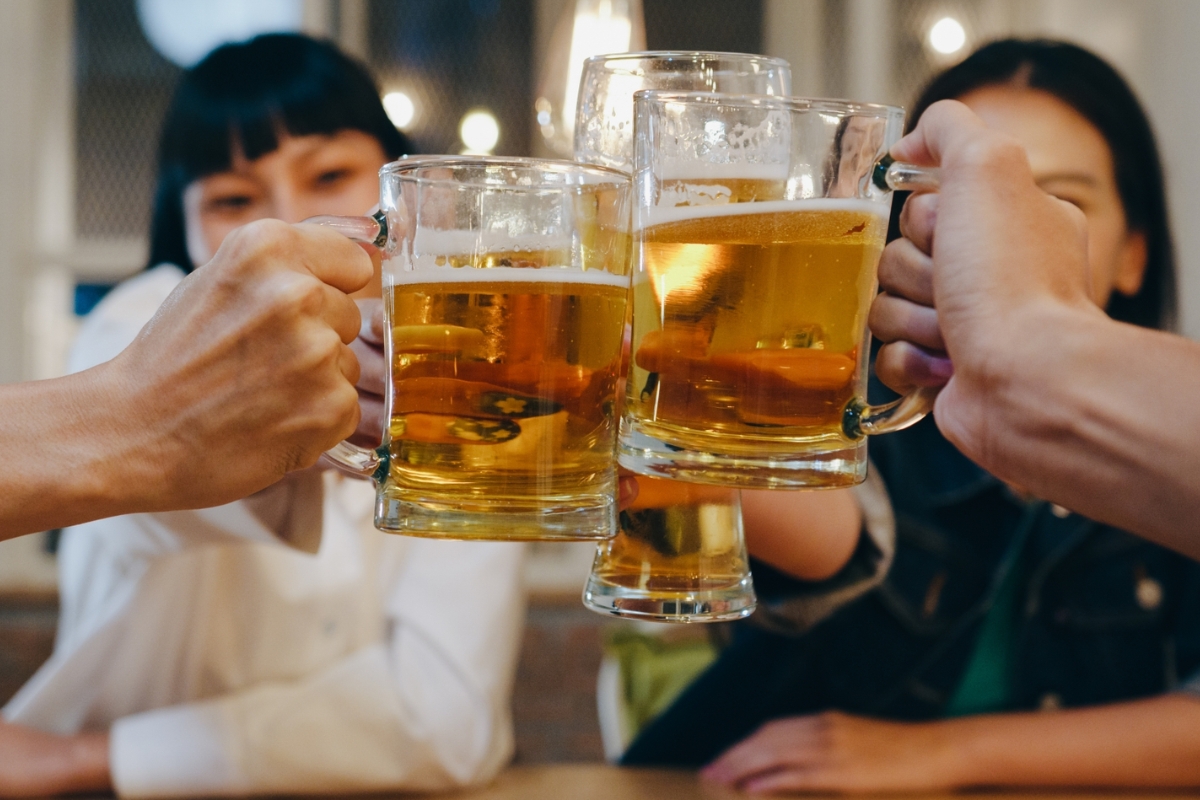 hạn chế rượu bia và đồ uống có đường