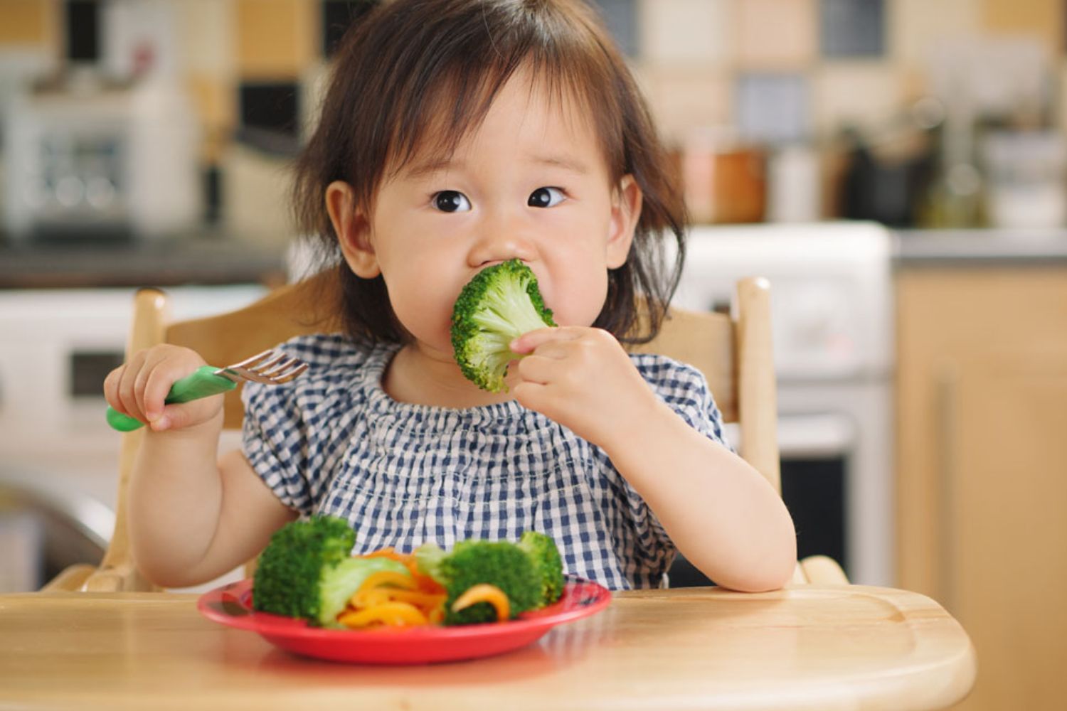 cách chăm sóc trẻ bị táo bón