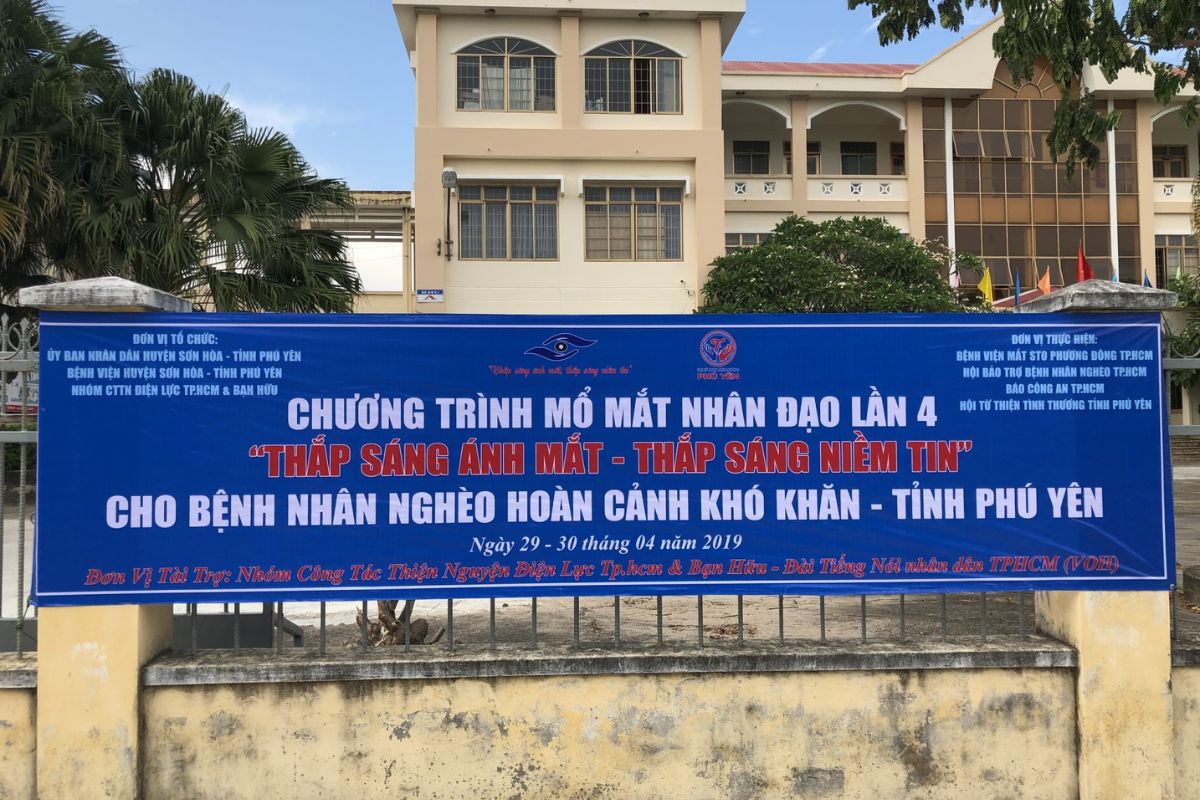 Đông đảo bà con nghèo được mổ mắt tìm lại ánh sáng